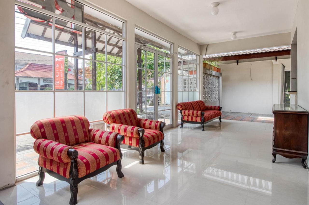 Reddoorz Near Malioboro Tugu Station Jogja 2 Hotel Yogyakarta Exterior photo